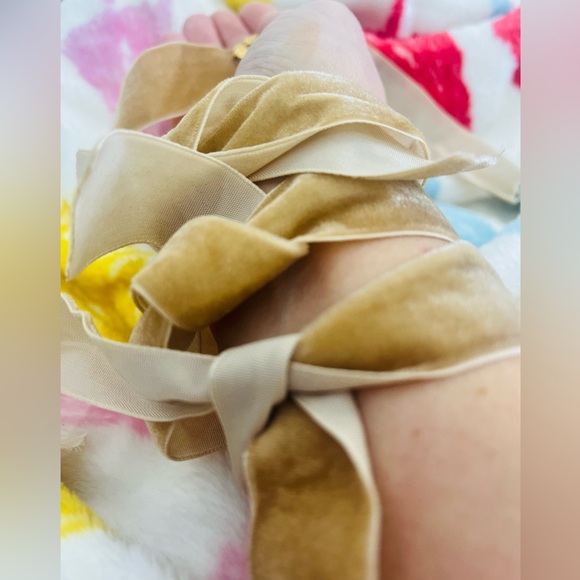 Velvet Fabric Bracelet with Bulldog Charms - Picture 4 of 13